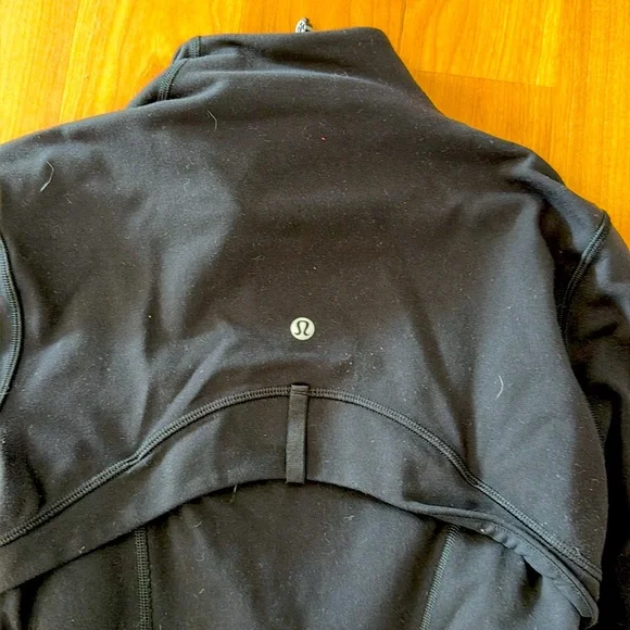 Lululemon - black define jacket. Size 4. Great condition. - Picture 2 of 2